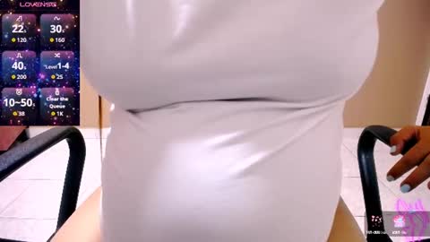 Snapshot of ninasecy2 chatting on 10.04.25 Nina online show from 10.04.25