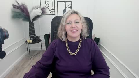 ninastarle online show from 11.30.25