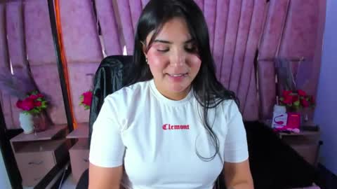 Snapshot of ninavelvet_ chatting on 07.23.26 NIna online show from 07.23.26