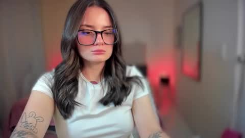 Snapshot of ninavolkov chatting on 02.12.25 ninavolkov online show from 02.12.25