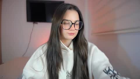 Snapshot of ninavolkov chatting on 02.24.26 ninavolkov online show from 02.24.26