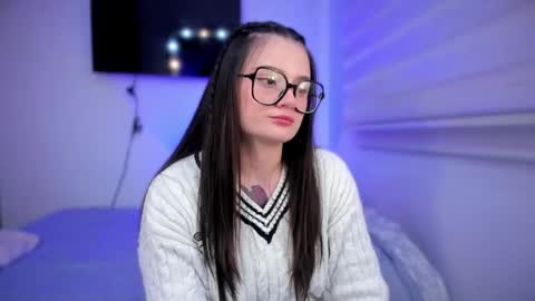 Snapshot of ninavolkov chatting on 03.30.26 ninavolkov online show from 03.30.26