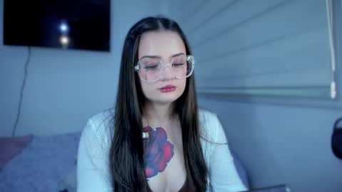 Snapshot of ninavolkov chatting on 06.30.26 ninavolkov online show from 06.30.26