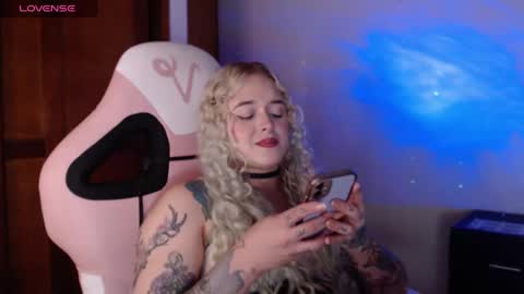 Snapshot of ninaxxstorm chatting on 02.25.25 Nina online show from 02.25.25