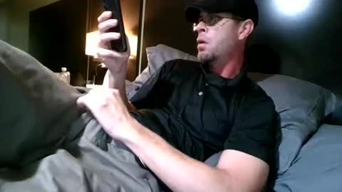 Snapshot of nineinchbronco chatting on 11.10.25 nineinchbronco online show from 11.10.25