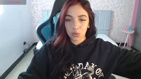 Snapshot of ninfa_ch chatting on 12.23.24 Ninfa online show from 12.23.24