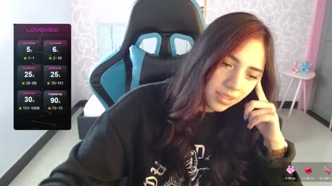 Snapshot of ninfa_ch chatting on 12.23.24 Ninfa online show from 12.23.24