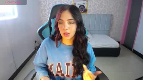 Snapshot of ninfa_ch chatting on 01.14.25 Ninfa online show from 01.14.25