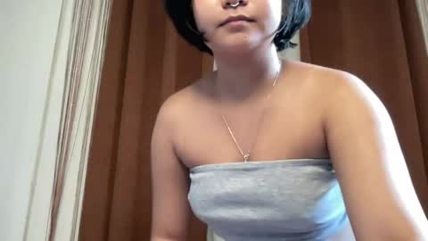 nini_luvskorn online show from 05.13.26