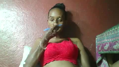 Snapshot of ninie246746 chatting on 01.28.25 ninie246746 online show from 01.28.25