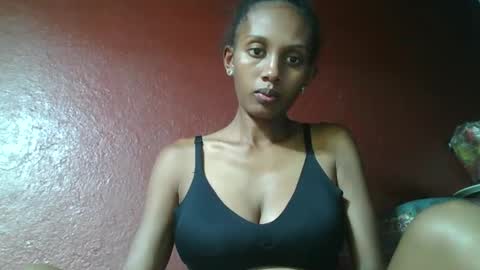 Snapshot of ninie246746 chatting on 02.24.25 ninie246746 online show from 02.24.25