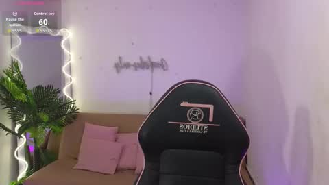 Ninnaaaa online show from 12.02.25