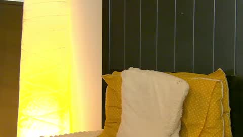 Snapshot of ninnavelvet chatting on 04.15.26 Nina online show from 04.15.26