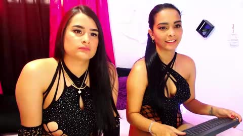 Snapshot of ninoska_14 chatting on 01.11.25 Agatha love online show from 01.11.25