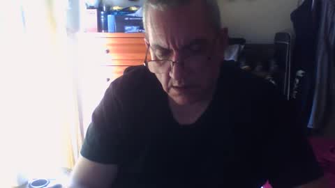 Dennis online show from 10.03.25