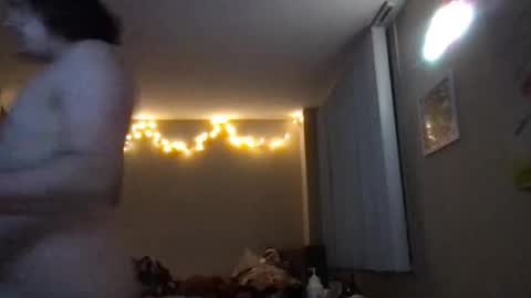 nipplelessalien online show from 11.10.25