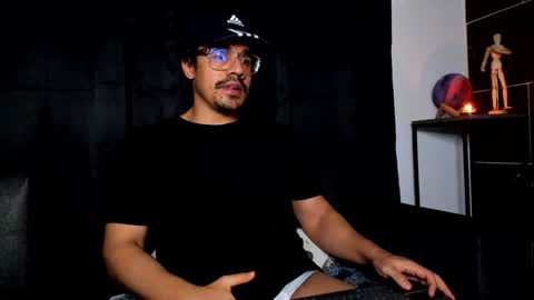 Snapshot of nipsfetich chatting on 02.05.25 Steven online show from 02.05.25