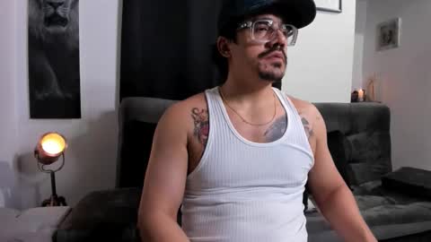 Snapshot of nipsfetich chatting on 11.09.25 Steven online show from 11.09.25