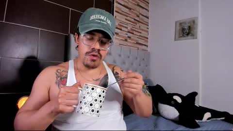 Snapshot of nipsfetich chatting on 12.14.25 Steven online show from 12.14.25