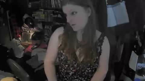 Snapshot of niqueone chatting on 12.04.25 Nique online show from 12.04.25