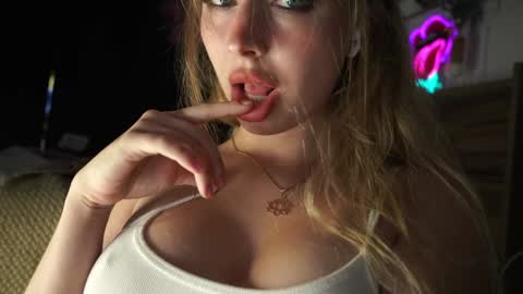 Snapshot of nirvanaa__ chatting on 12.01.25 nirvanaa__ online show from 12.01.25