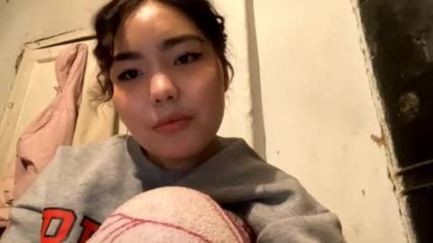 Molly online show from 12.15.25