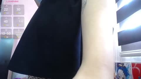 Snapshot of niuk_mei chatting on 02.19.25 Niuk online show from 02.19.25