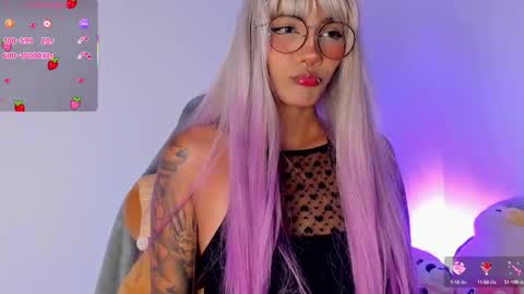 Snapshot of nix_taylor chatting on 10.22.25 Nix online show from 10.22.25