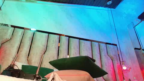 Nixx  online show from 12.14.25