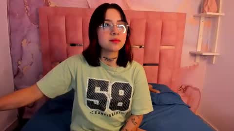 Snapshot of nixielee__ chatting on 09.13.25 Nixie online show from 09.13.25