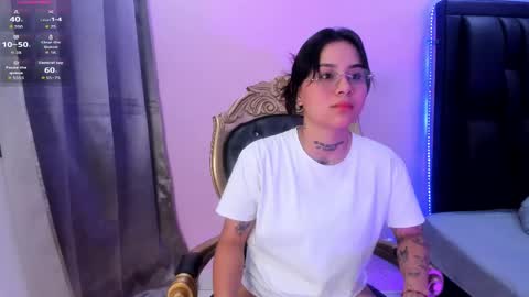 Snapshot of nixielee__ chatting on 10.04.25 Nixie online show from 10.04.25