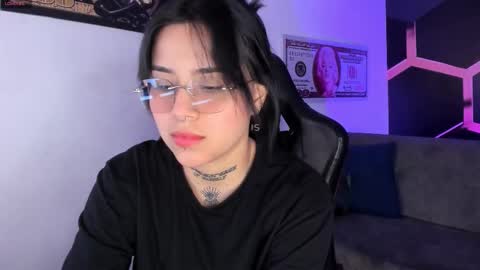 Snapshot of nixielee__ chatting on 10.05.25 Nixie online show from 10.05.25