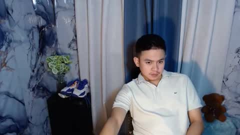 Snapshot of njay_16 chatting on 09.17.25 njay_16 online show from 09.17.25