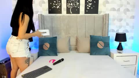 Snapshot of noa_morena chatting on 02.21.26 NATHALIA MORENO online show from 02.21.26