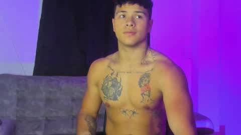 noah_223 online show from 11.23.25