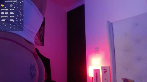 Snapshot of noah_and_kim69 chatting on 11.28.25 Zoe online show from 11.28.25