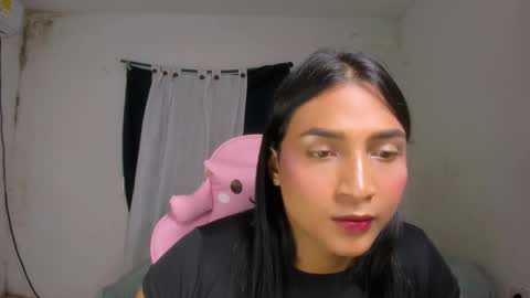 Snapshot of noah_cute18 chatting on 10.08.25 Noah online show from 10.08.25