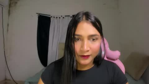 Snapshot of noah_cute18 chatting on 10.11.25 Noah online show from 10.11.25