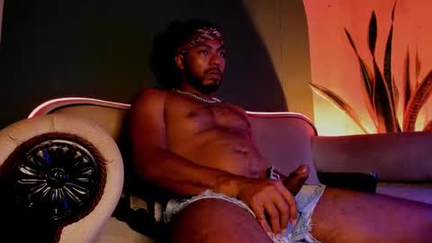 Snapshot of noah_jones__ chatting on 12.22.24 Noah online show from 12.22.24