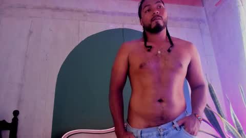 Snapshot of noah_jones__ chatting on 01.17.25 Noah online show from 01.17.25