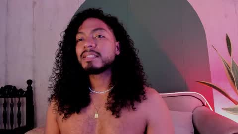 Snapshot of noah_jones__ chatting on 01.22.25 Noah online show from 01.22.25