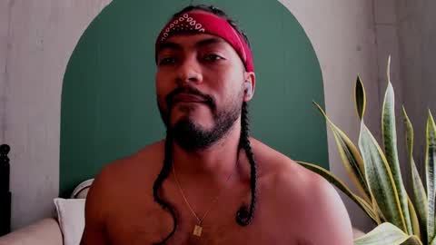 Snapshot of noah_jones__ chatting on 02.14.25 Noah online show from 02.14.25