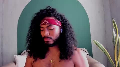 Snapshot of noah_jones__ chatting on 02.18.25 Noah online show from 02.18.25