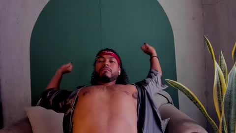 Snapshot of noah_jones__ chatting on 02.27.25 Noah online show from 02.27.25