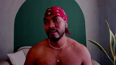 Snapshot of noah_jones__ chatting on 03.01.25 Noah online show from 03.01.25