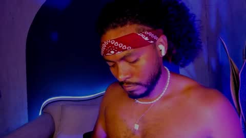 Snapshot of noah_jones__ chatting on 03.05.25 Noah online show from 03.05.25