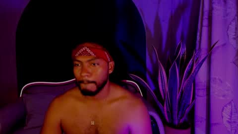 Snapshot of noah_jones__ chatting on 03.11.25 Noah online show from 03.11.25