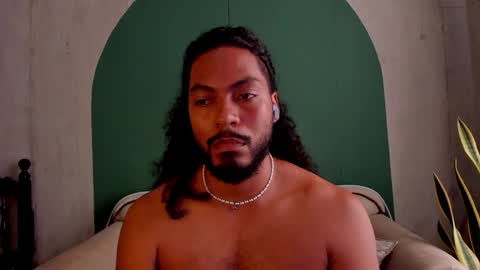 Snapshot of noah_jones__ chatting on 10.23.25 Noah online show from 10.23.25