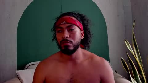 Snapshot of noah_jones__ chatting on 10.30.25 Noah online show from 10.30.25