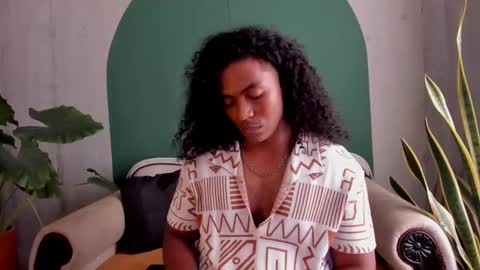 Snapshot of noah_jones__ chatting on 11.21.25 Noah online show from 11.21.25